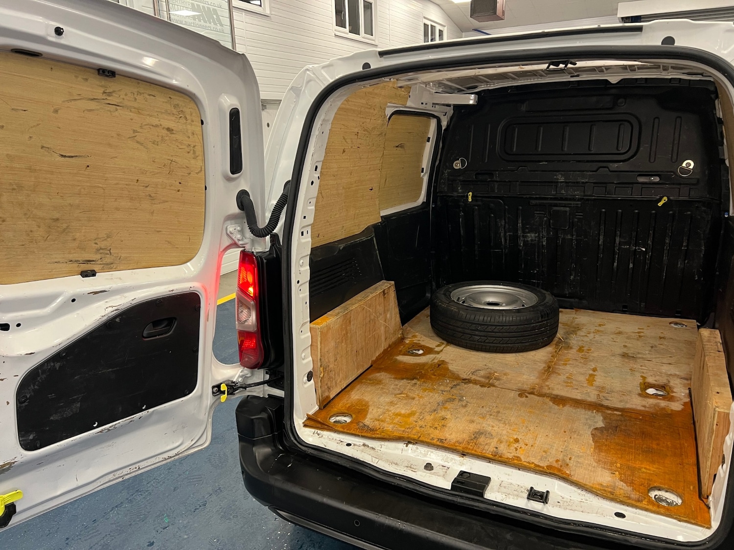 Used Peugeot Partner 2022 for sale - 76861679: Photo 10