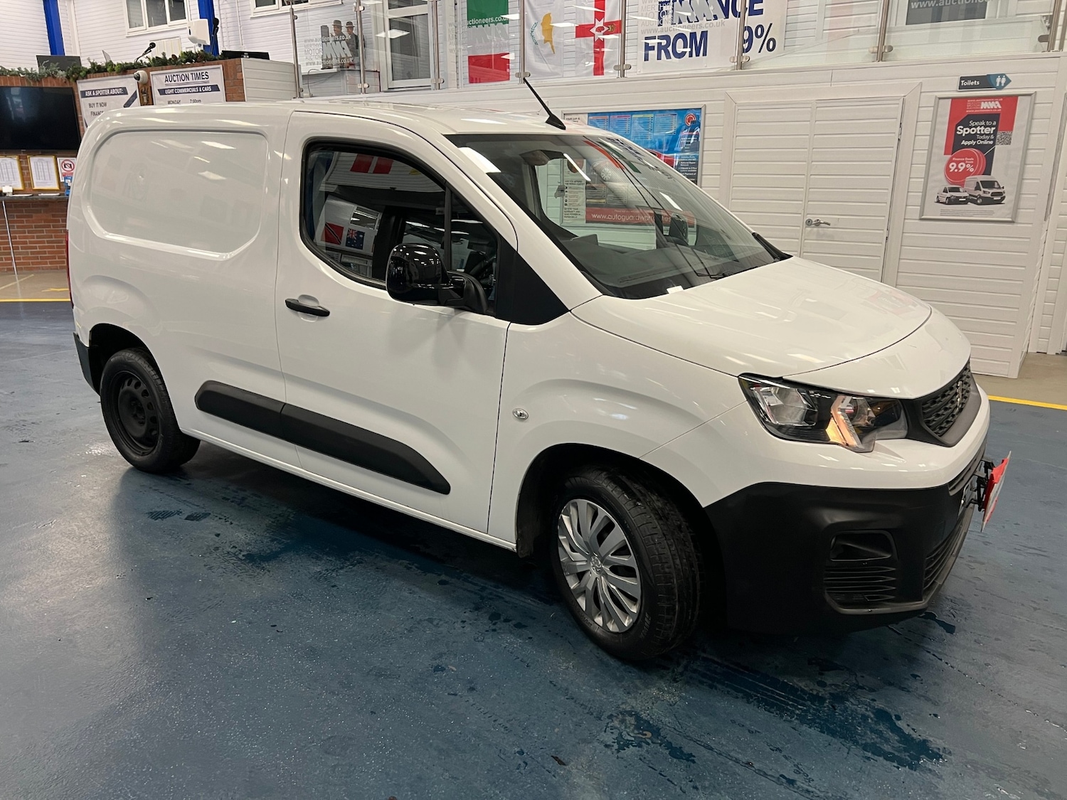 Used Peugeot Partner 2022 for sale - 76861679: Photo 2