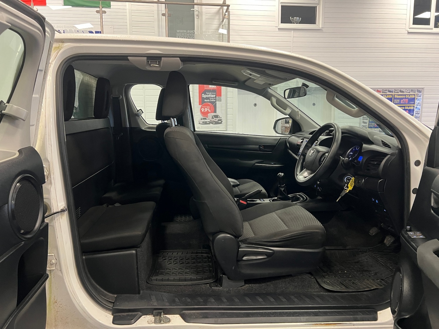 Used Toyota Hilux 2017 for sale - 77687562: Photo 12