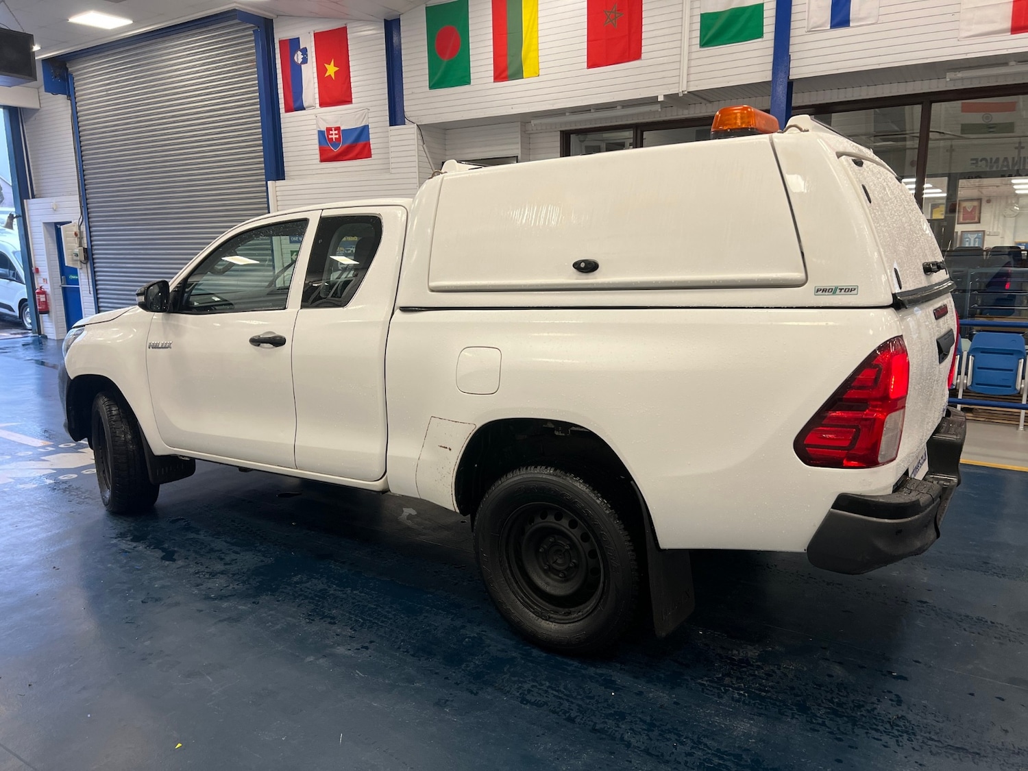 Used Toyota Hilux 2017 for sale - 77687562: Photo 4