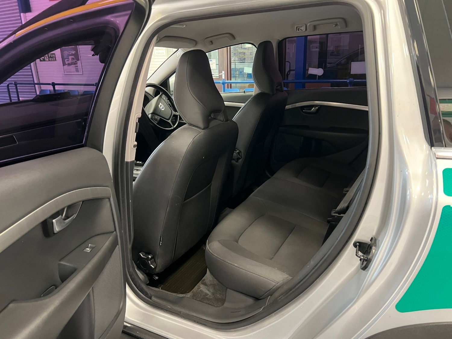 Used Volvo XC70 2011 for sale - 77759310: Photo 9