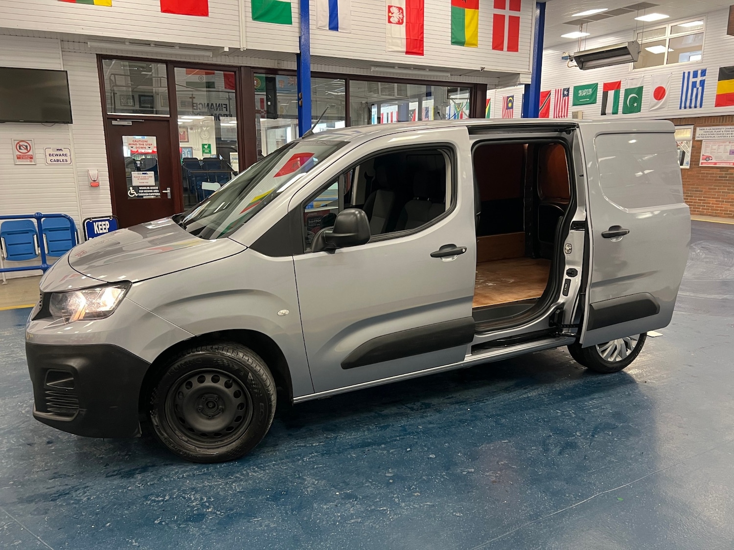 Used Peugeot Partner 2019 for sale - 76490377: Photo 6