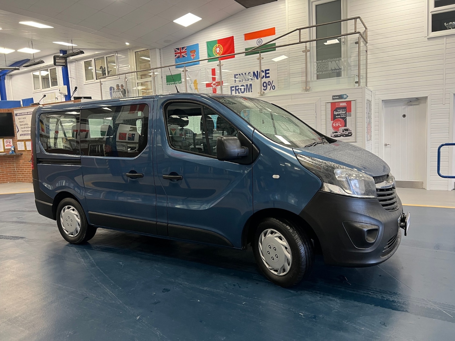 Used Vauxhall Vivaro 2017 for sale - 77459751: Photo 2