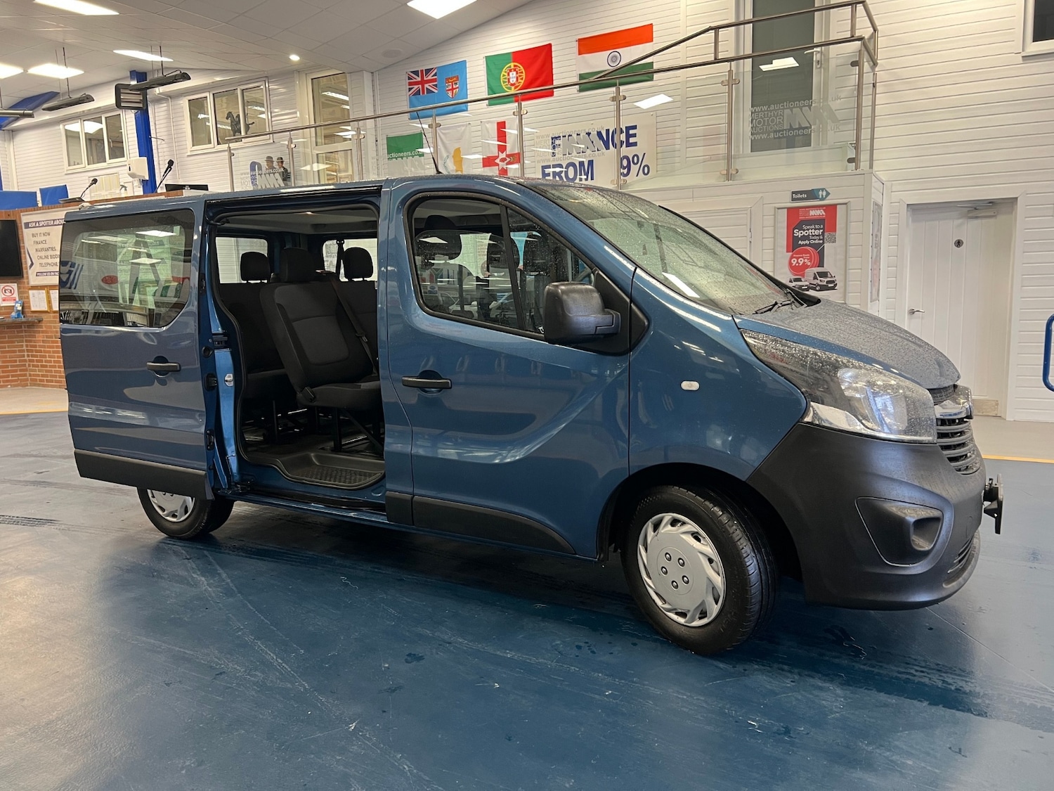 Used Vauxhall Vivaro 2017 for sale - 77459751: Photo 6