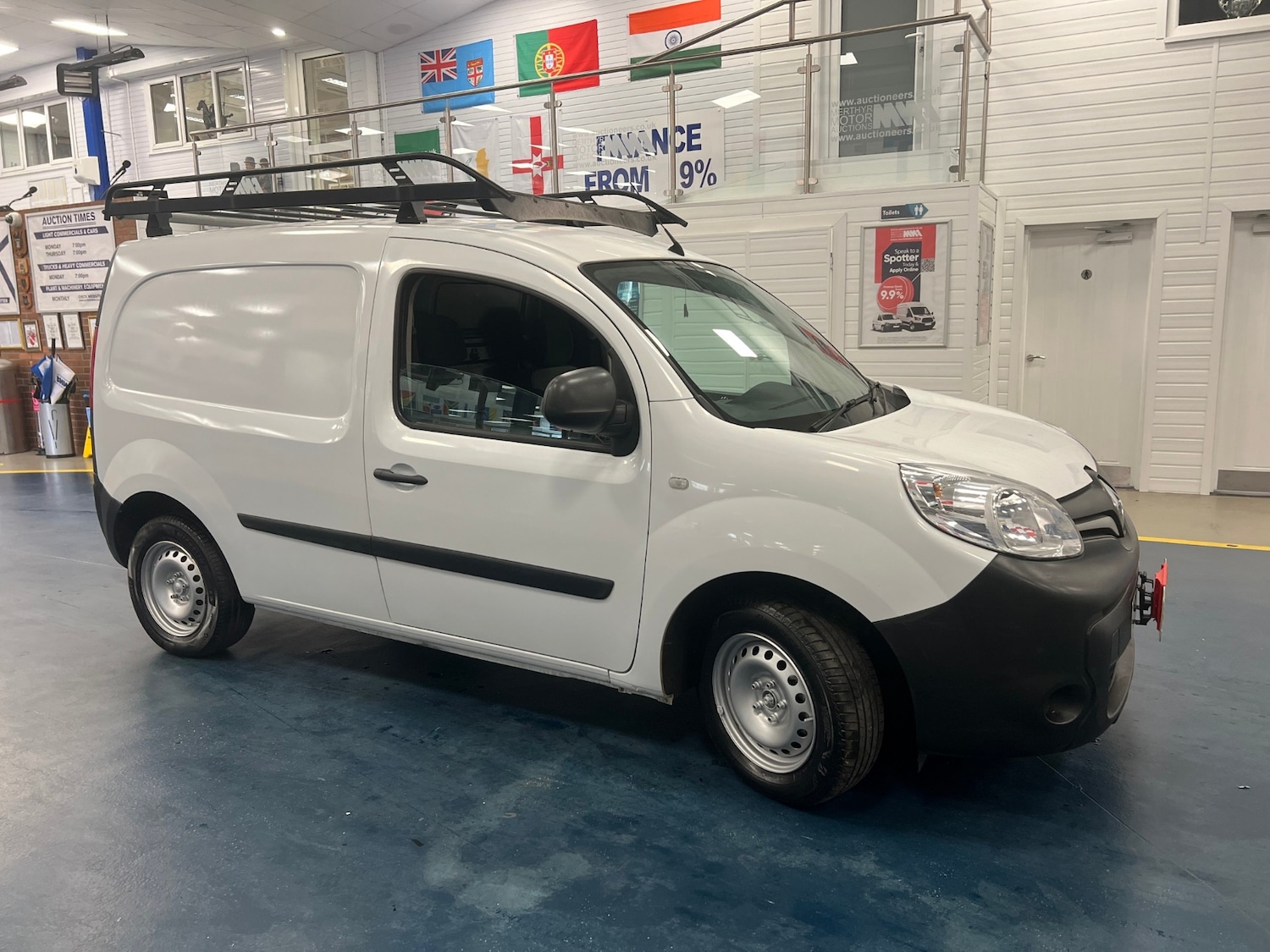 Used Renault Kangoo 2021 for sale - 76577330: Photo 2