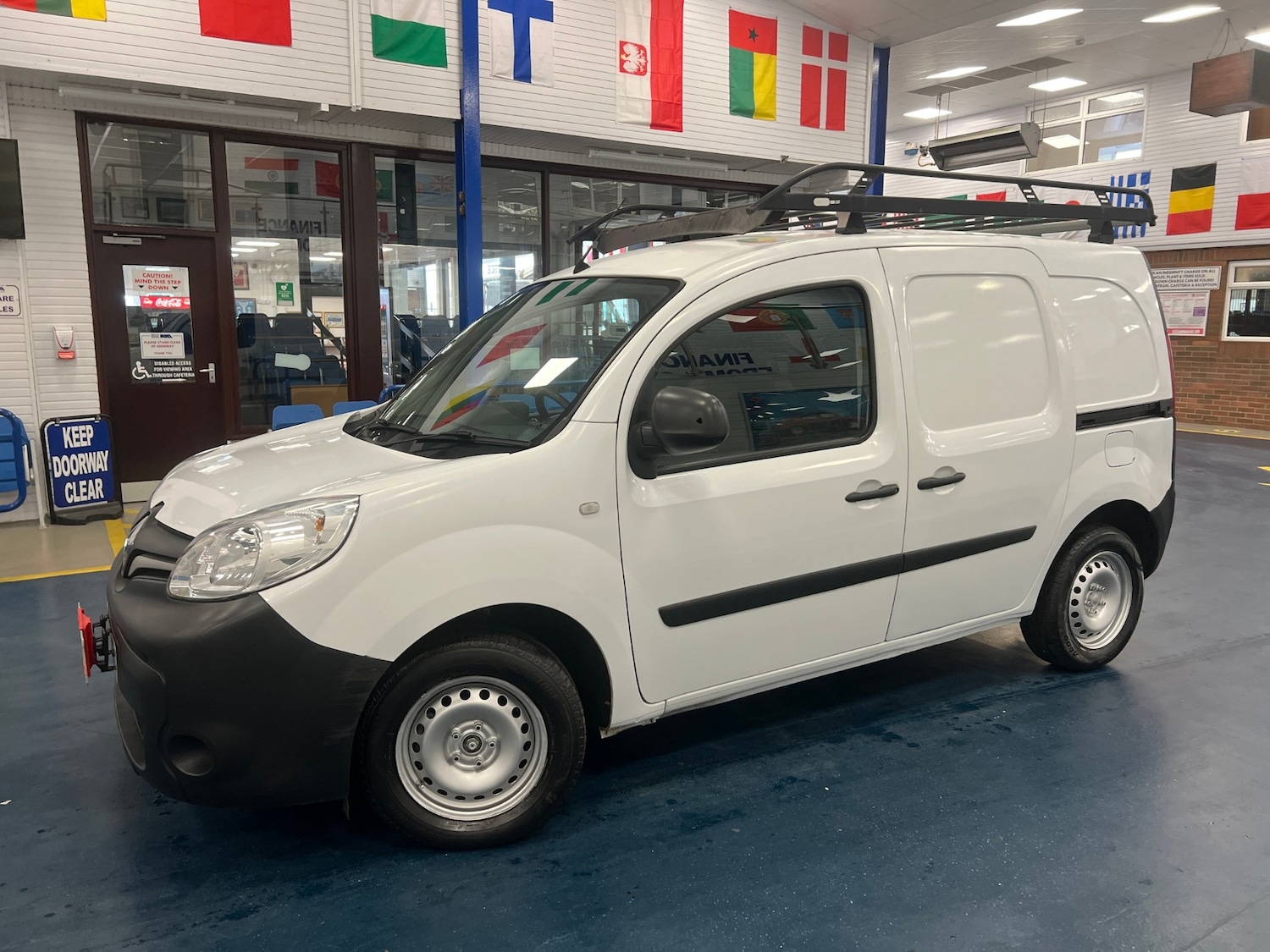 Used Renault Kangoo 2021 for sale - 76577330: Photo 3