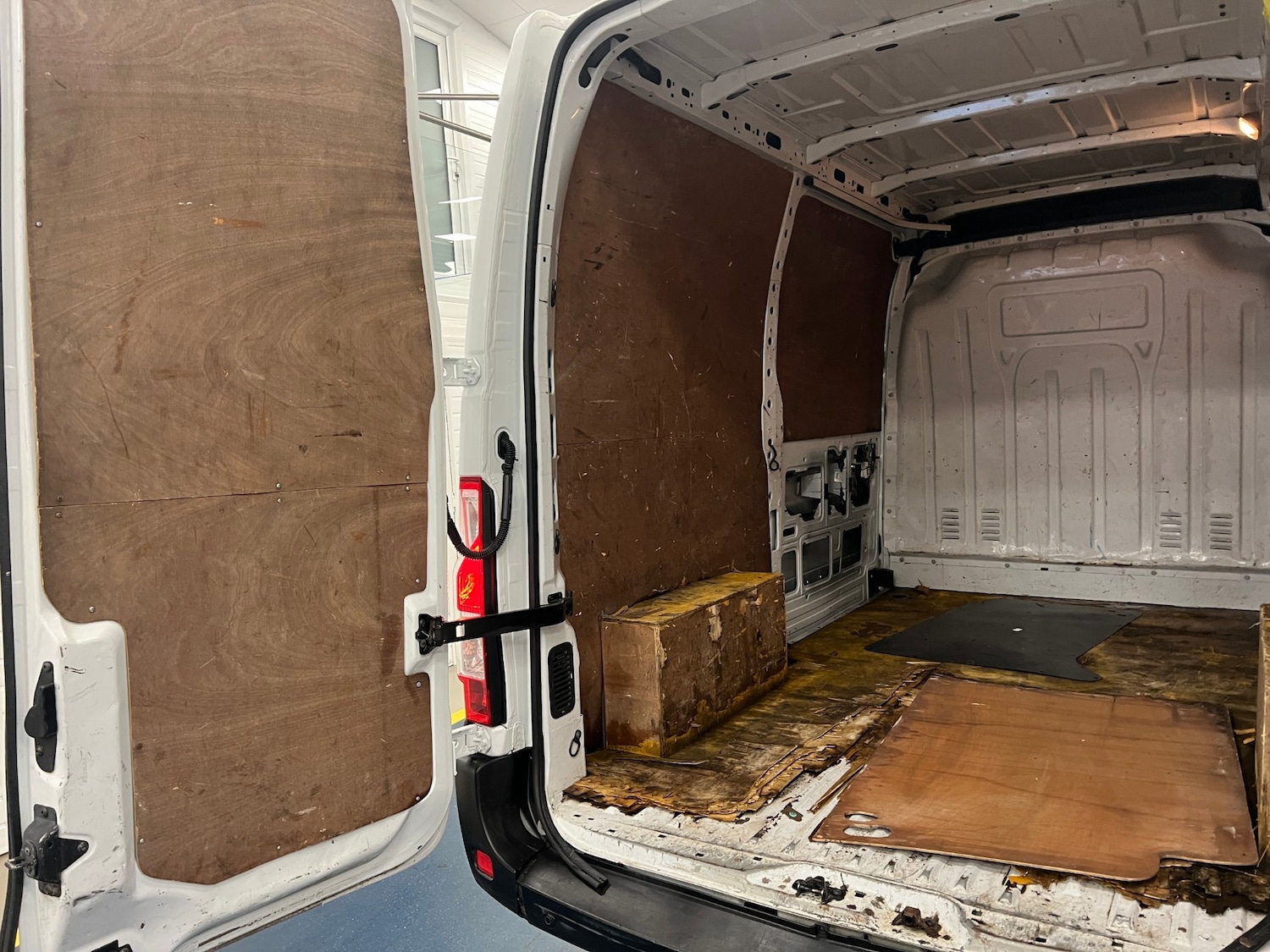 Used Vauxhall Movano 2015 for sale - 76195890: Photo 9