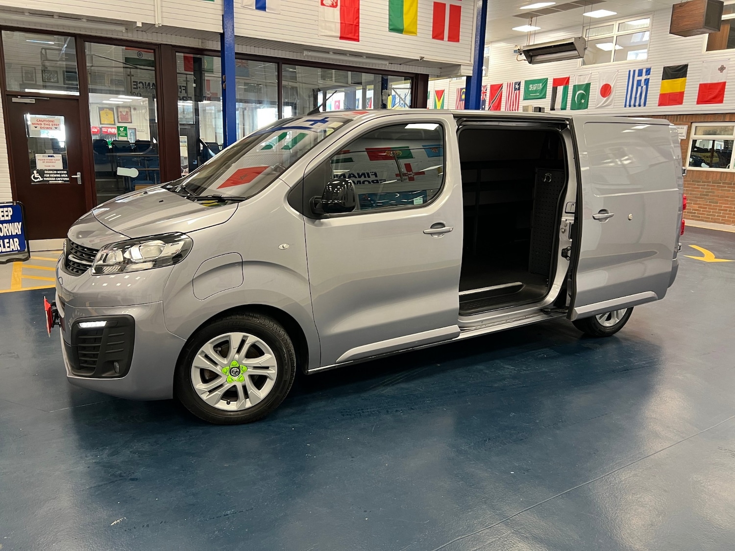 Used Vauxhall Vivaro 2022 for sale - 78176855: Photo 8