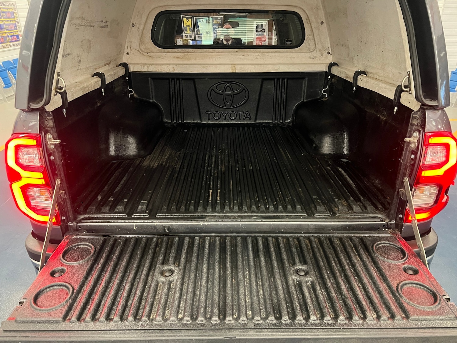 Used Toyota Hilux 2023 for sale - 78094851: Photo 10