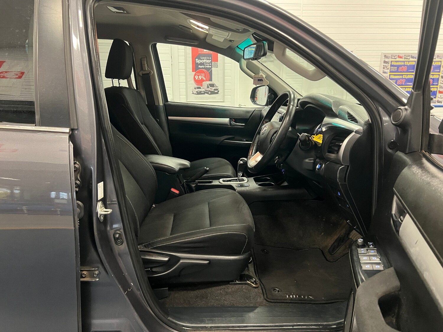 Used Toyota Hilux 2023 for sale - 78094851: Photo 14