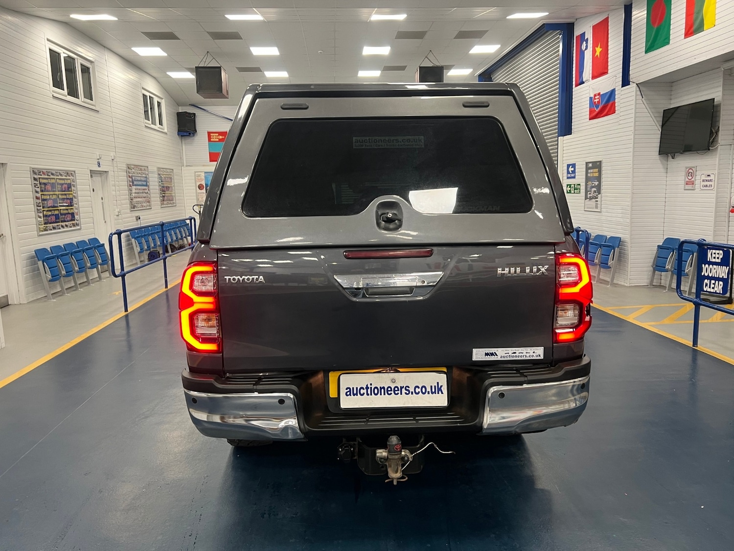 Used Toyota Hilux 2023 for sale - 78094851: Photo 7