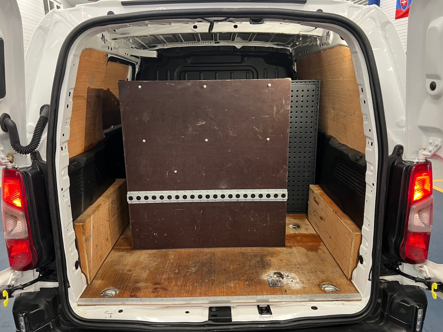 Used Peugeot Partner 2020 for sale - 77715859: Photo 11