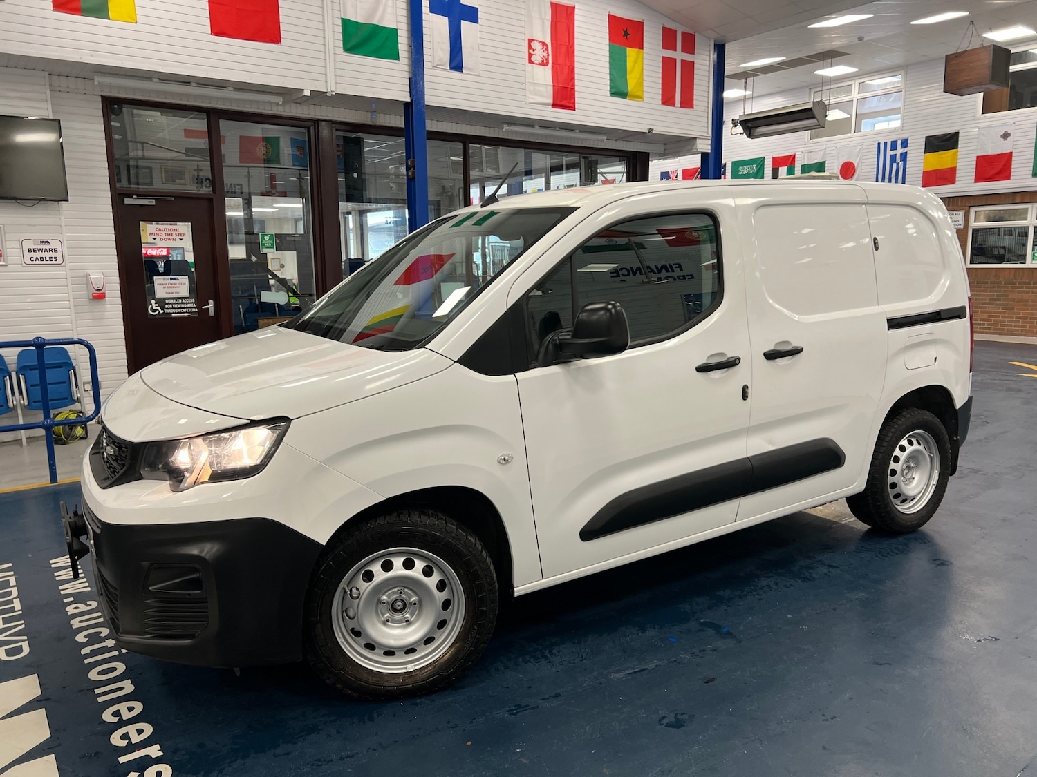 Used Peugeot Partner 2020 for sale - 77715859: Photo 3