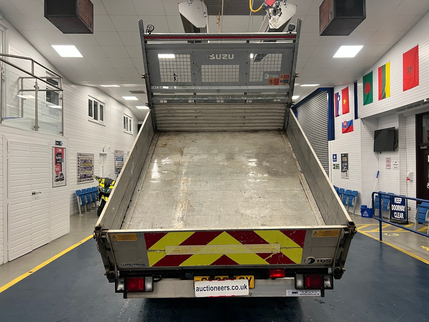 Used Isuzu Other 2016 for sale - 76835080: Photo 11