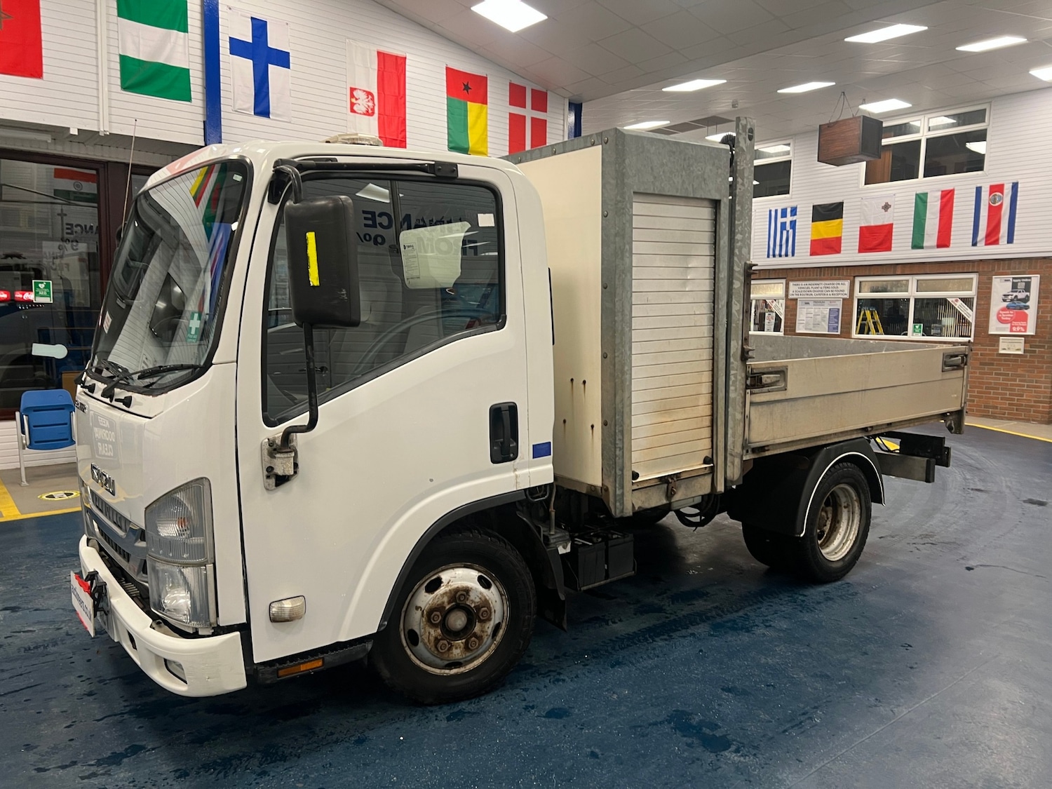 Used Isuzu Other 2016 for sale - 76835080: Photo 3