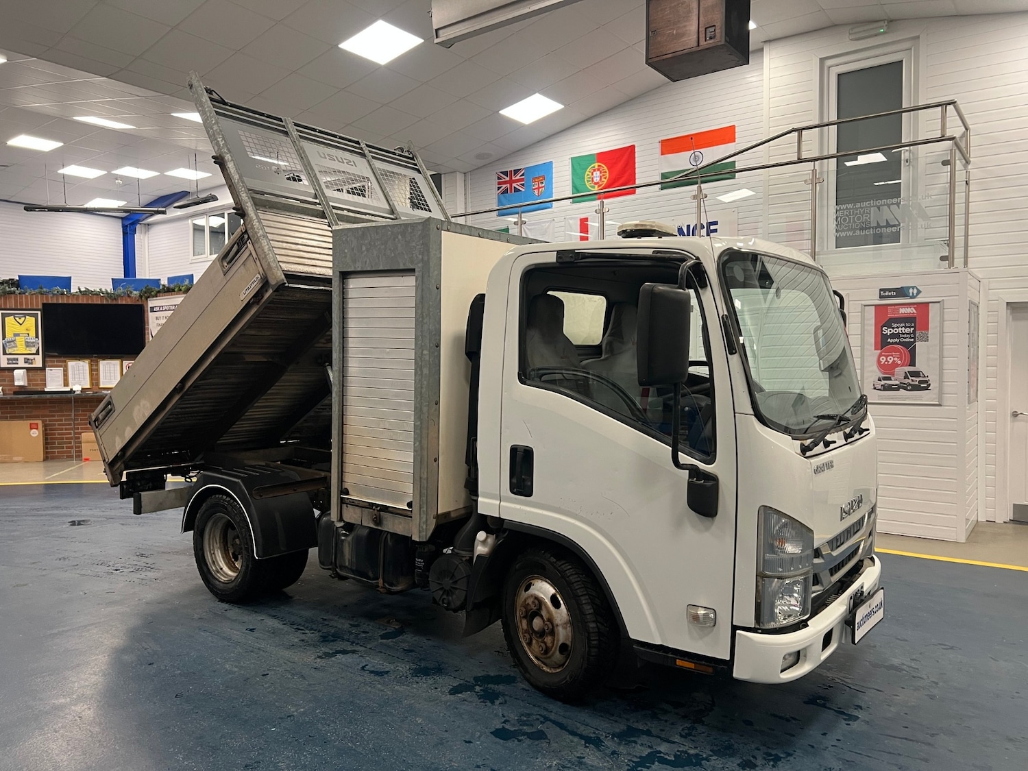 Used Isuzu Other 2016 for sale - 76835080: Photo 8