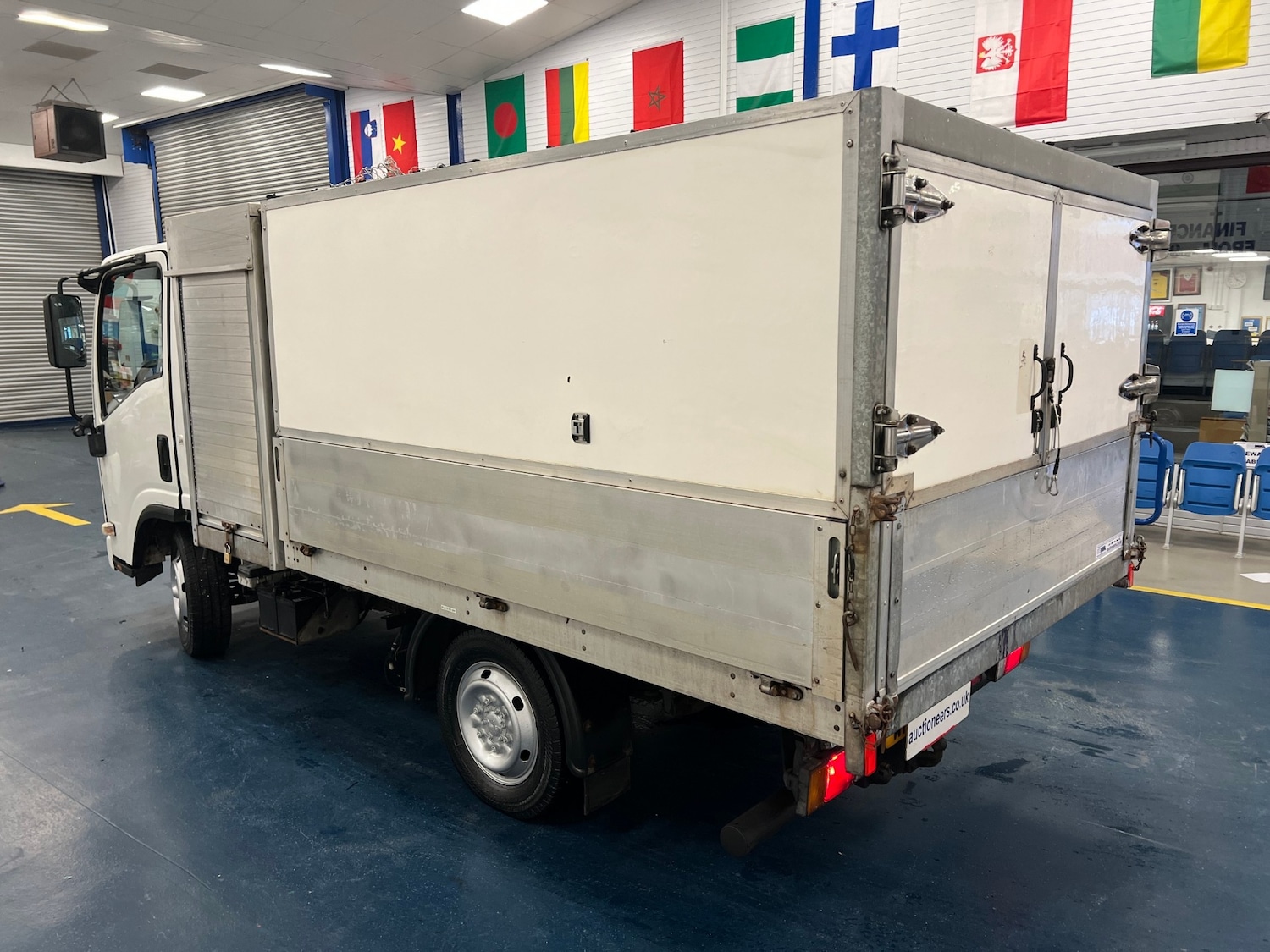 Used Isuzu Other 2017 for sale - 76381861: Photo 4