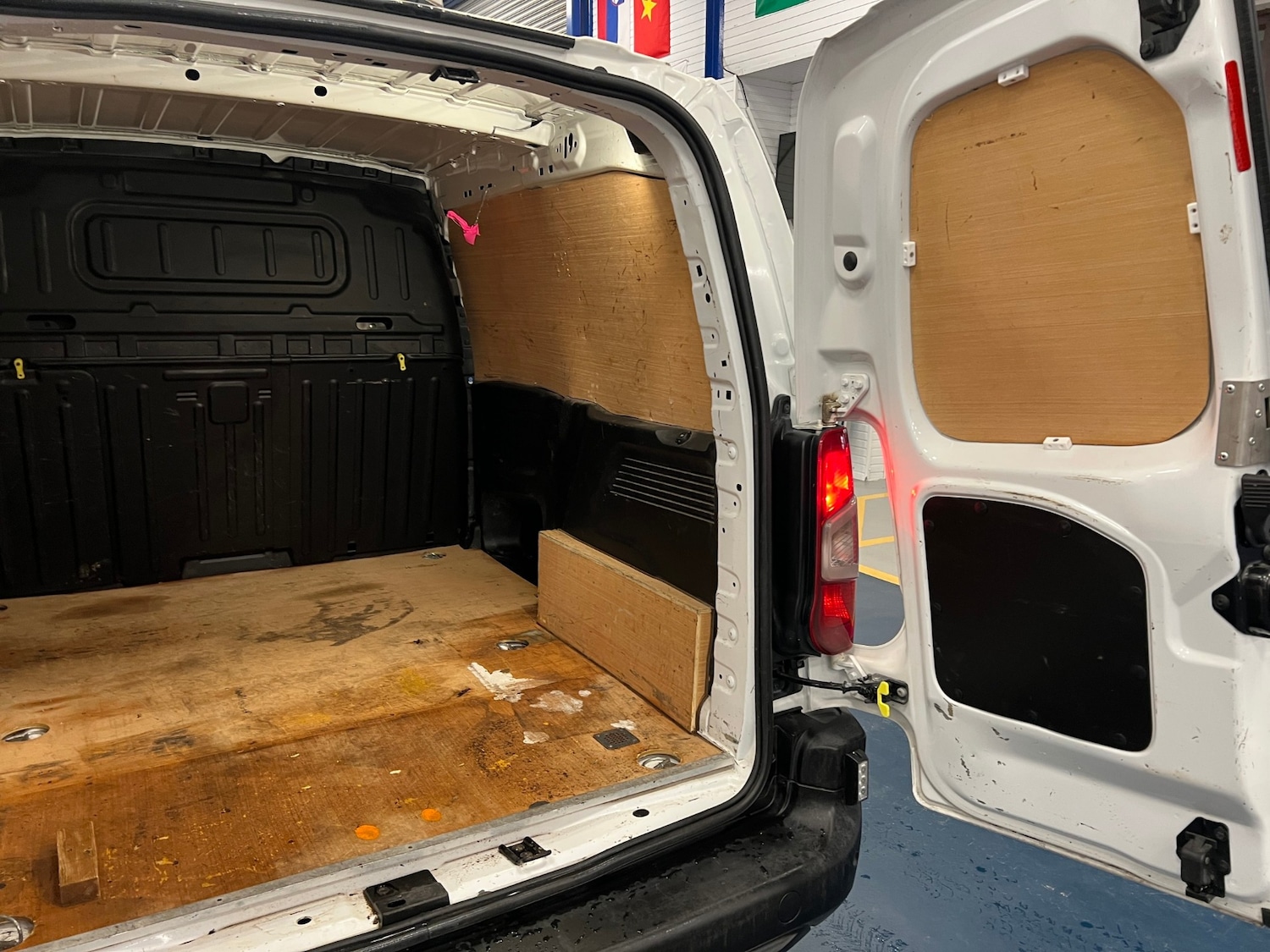 Used Peugeot Partner 2019 for sale - 77578741: Photo 12