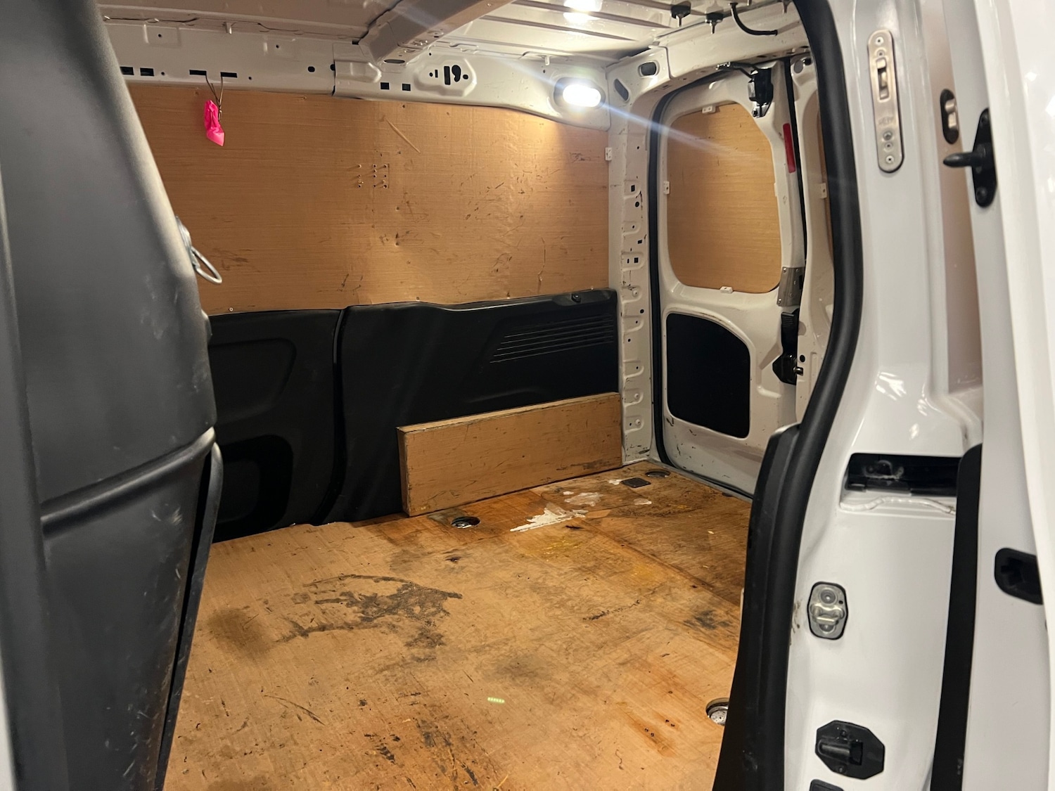 Used Peugeot Partner 2019 for sale - 77578741: Photo 8