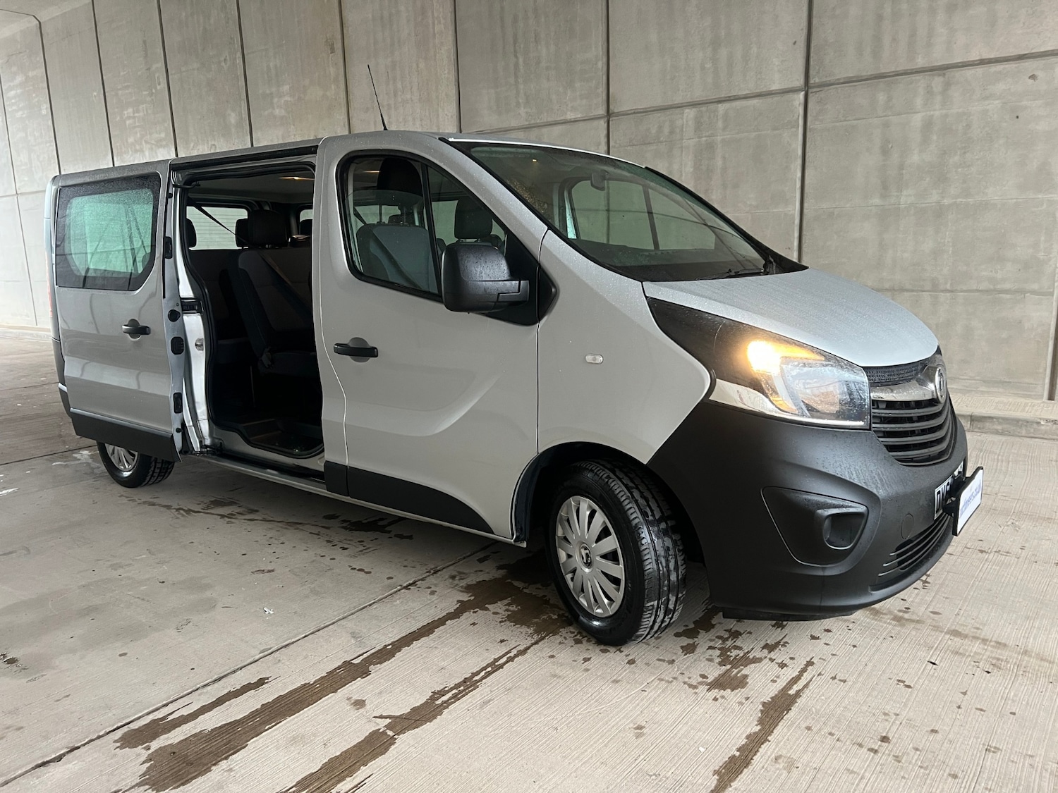 Used Vauxhall Vivaro 2016 for sale - 77375829: Photo 6