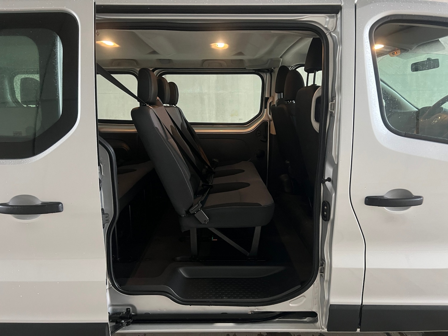 Used Vauxhall Vivaro 2016 for sale - 77375829: Photo 7