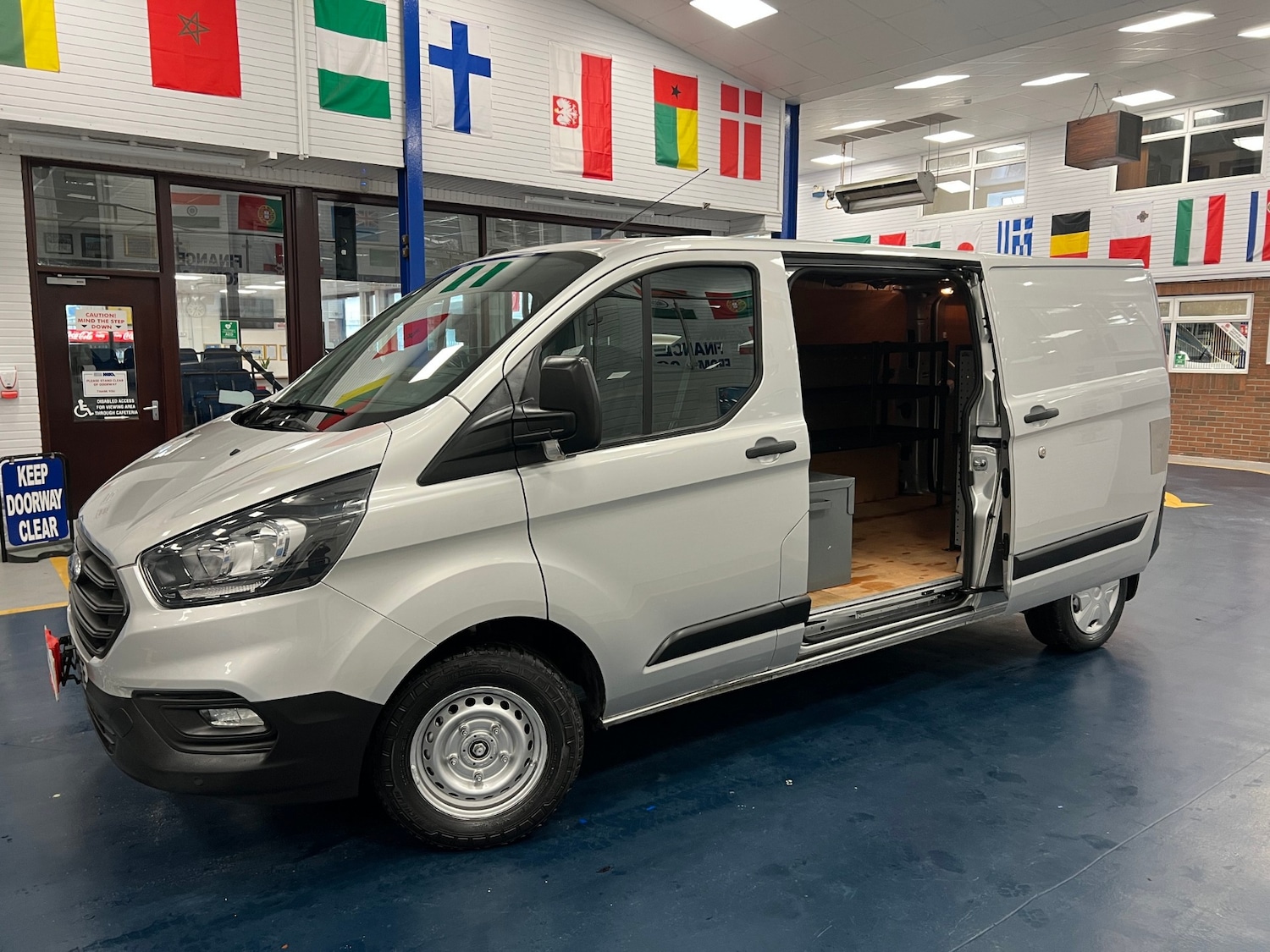 Used Ford Transit Custom 2020 for sale - 77801829: Photo 6
