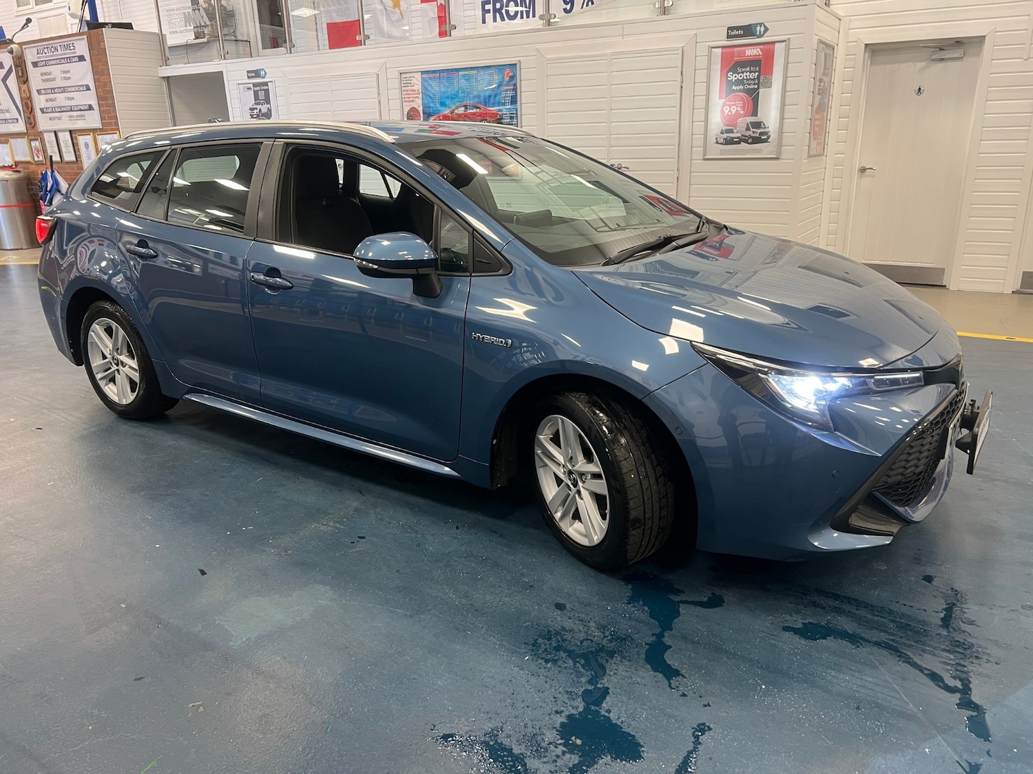 Used Toyota Corolla 2019 for sale - 76650321: Photo 2