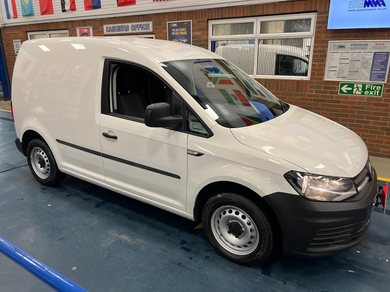 Used Volkswagen Caddy 2016 for sale - 77261986: Photo 2
