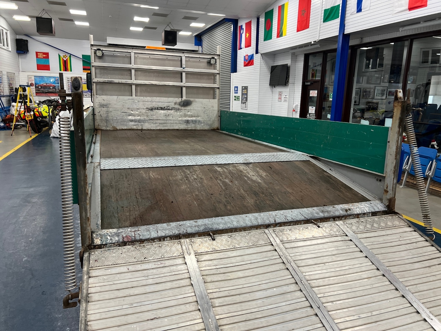 Used Isuzu Forward 2016 for sale - 76792400: Photo 11