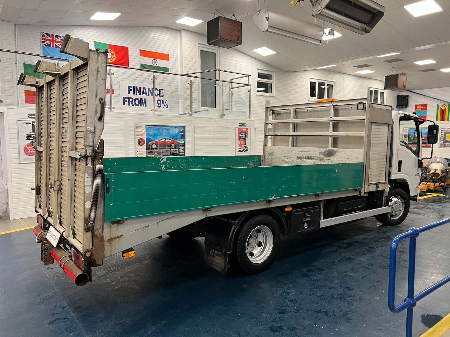 Used Isuzu Forward 2016 for sale - 76792400: Photo 5