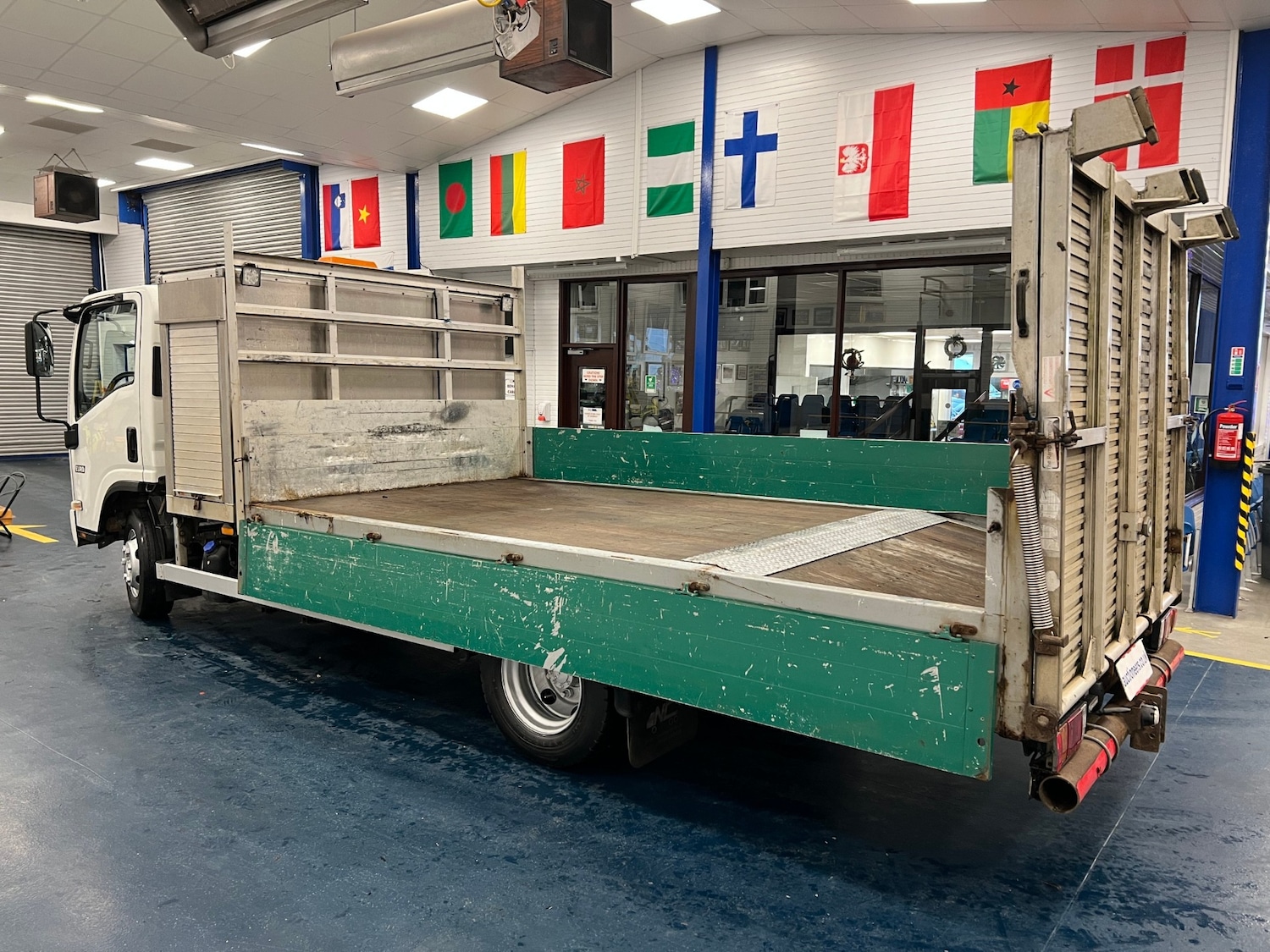 Used Isuzu Forward 2016 for sale - 76792400: Photo 7