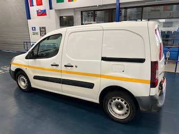 Used Peugeot Partner 2017 for sale - 79596613: Photo