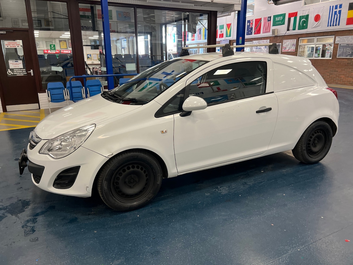 Used Vauxhall Corsa 2013 for sale - 76319140: Photo 3