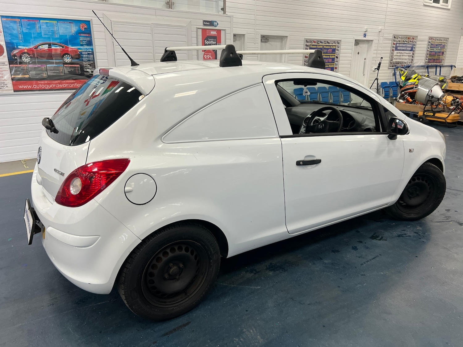 Used Vauxhall Corsa 2013 for sale - 76319140: Photo 5