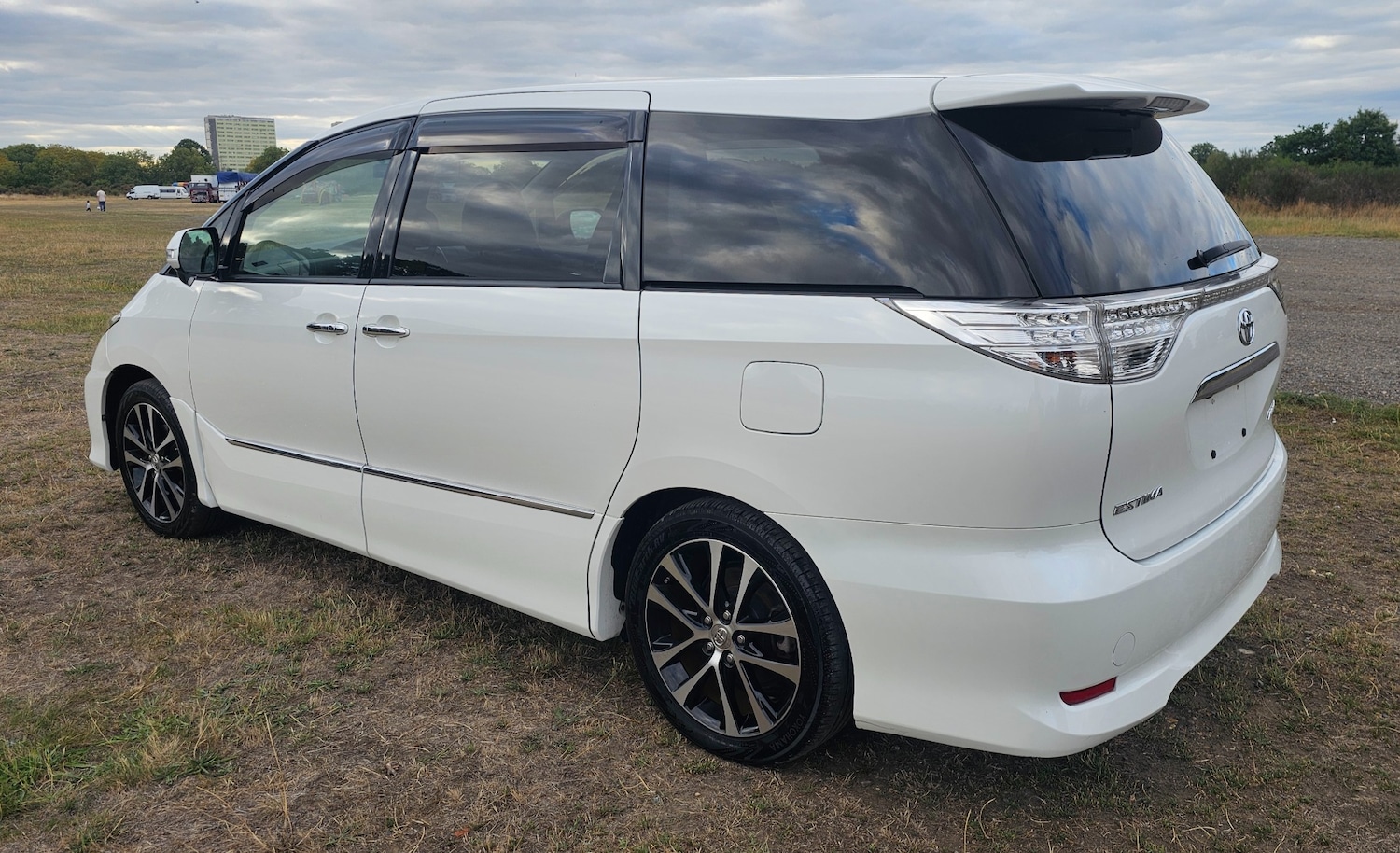 Used Toyota Estima 2025 for sale - 76709808: Photo 13