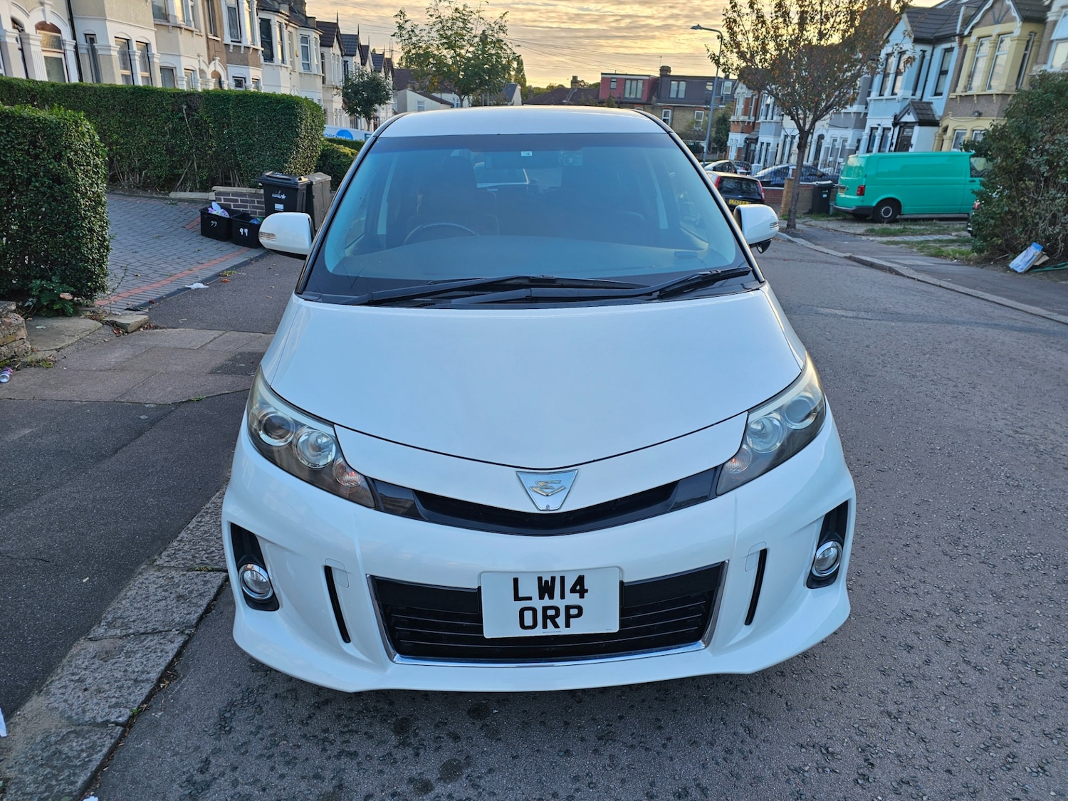 Used Toyota Estima 2025 for sale - 76709808: Photo 2