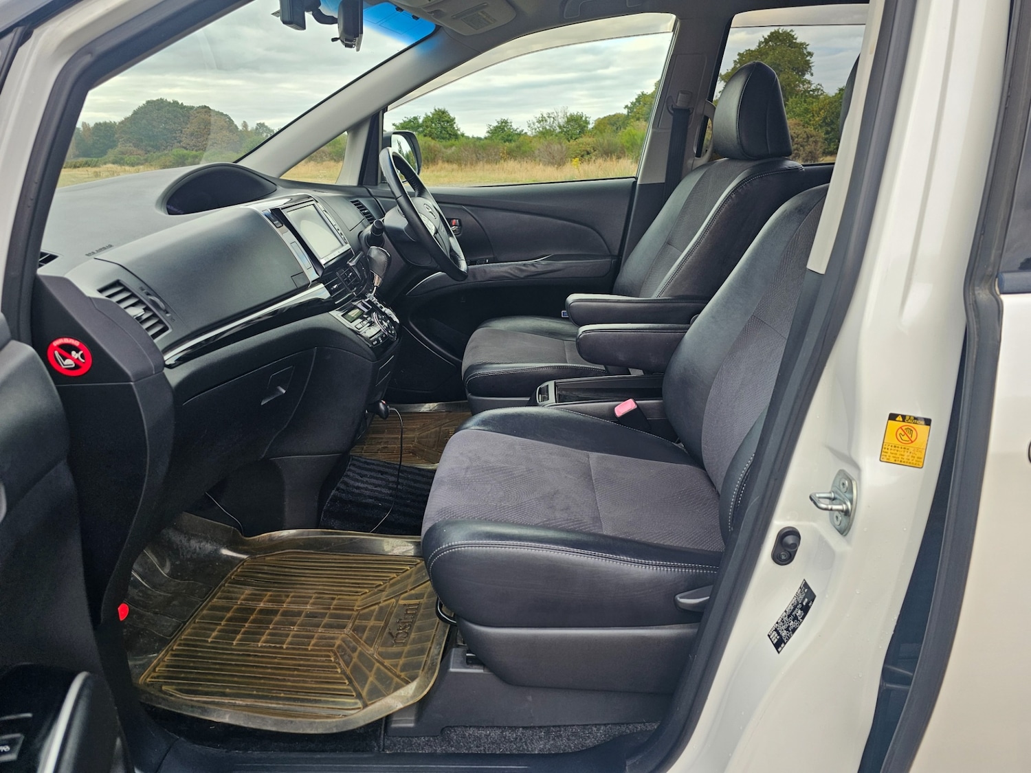 Used Toyota Estima 2025 for sale - 76709808: Photo 25