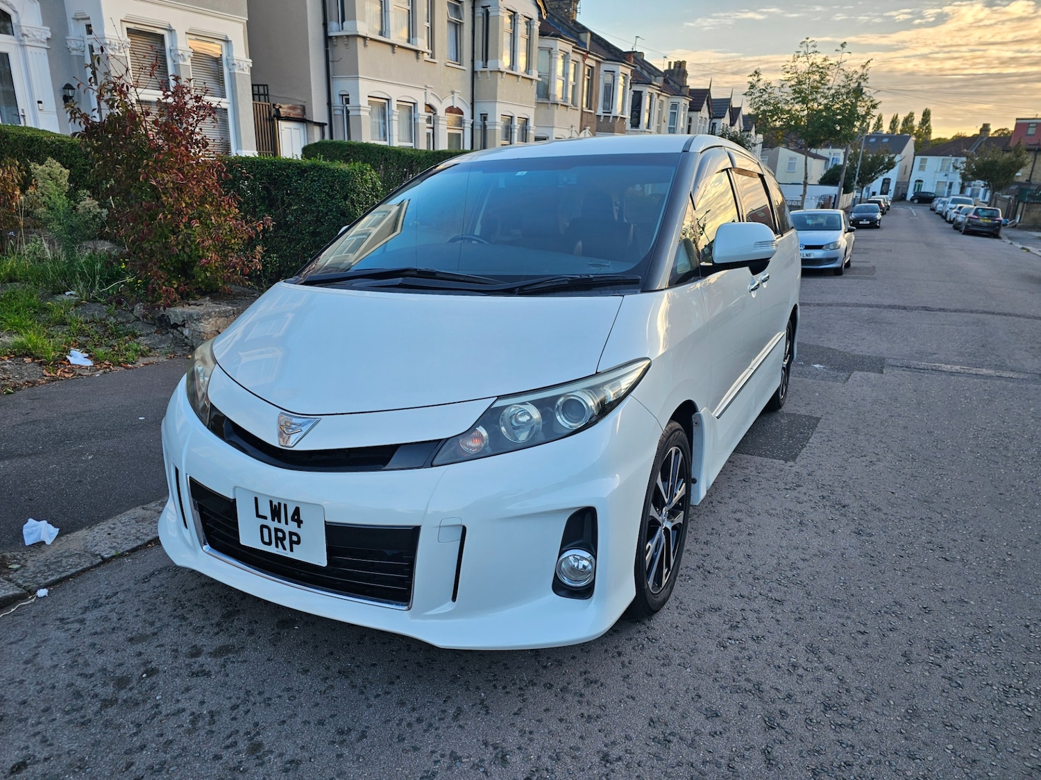 Used Toyota Estima 2025 for sale - 76709808: Photo 3