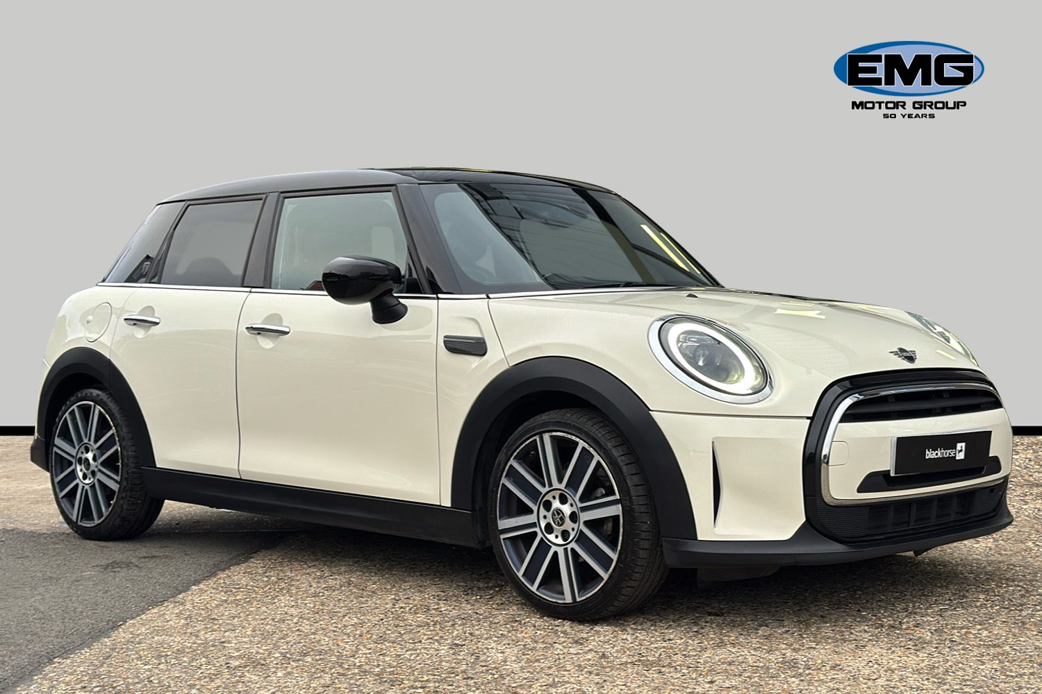 Used MINI Hatch 2022 for sale - 76243442: Photo 1