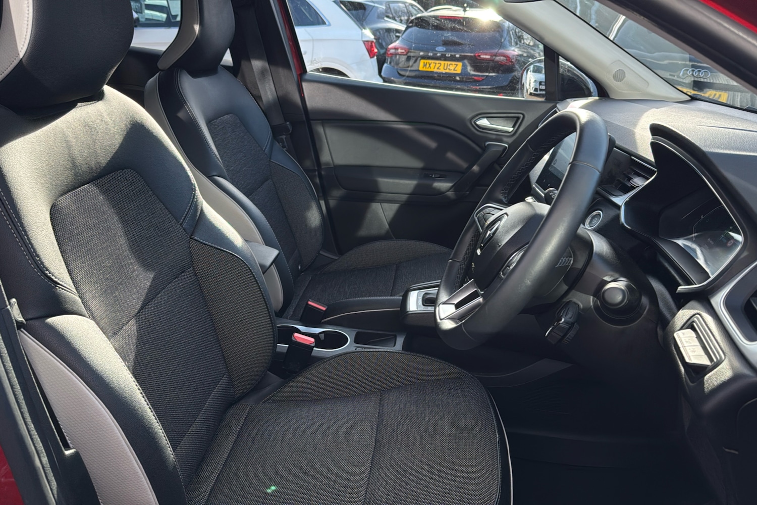 Used Renault Captur 2022 for sale - 77019391: Photo 29