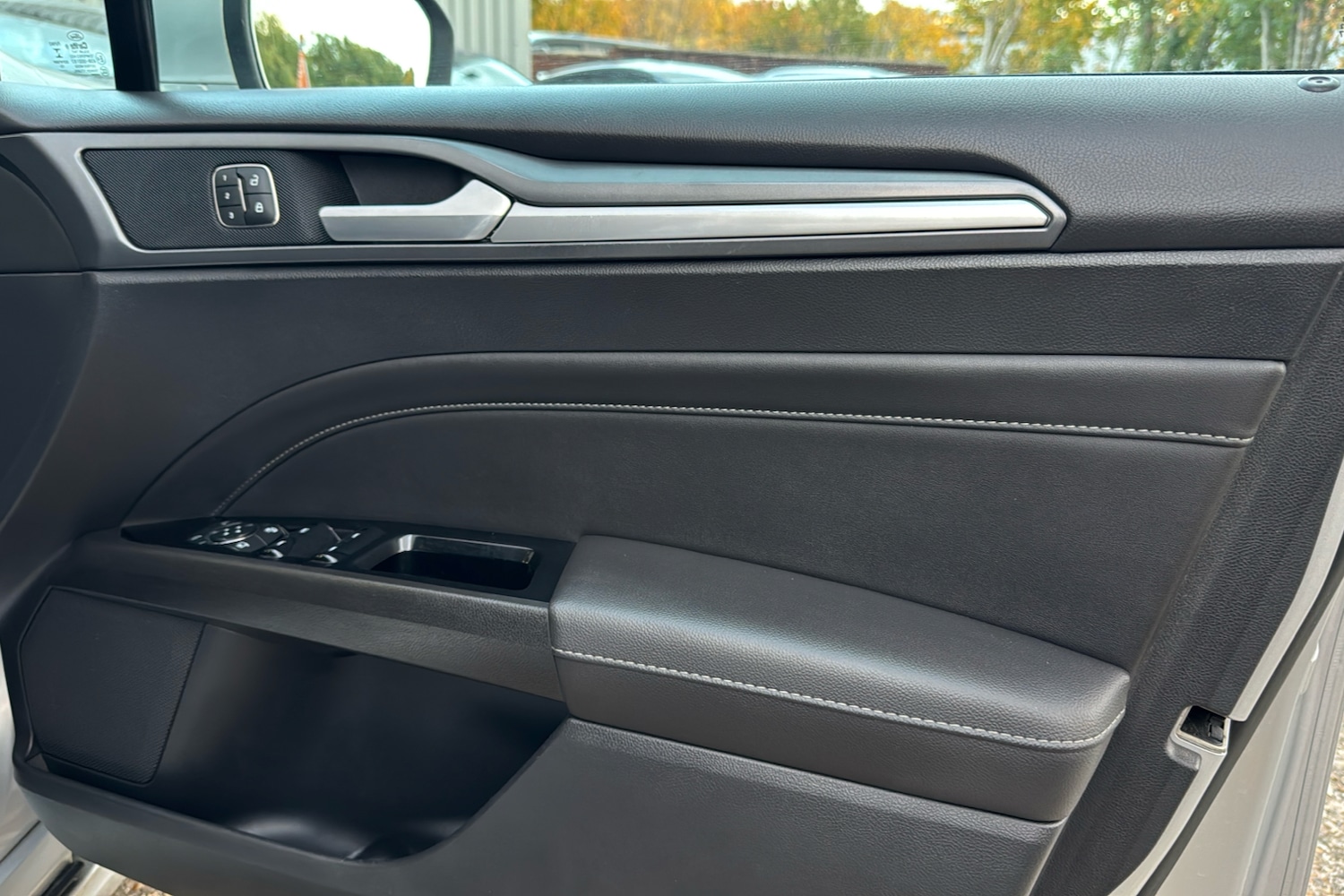 Used Ford Mondeo 2017 for sale - 76401550: Photo 32