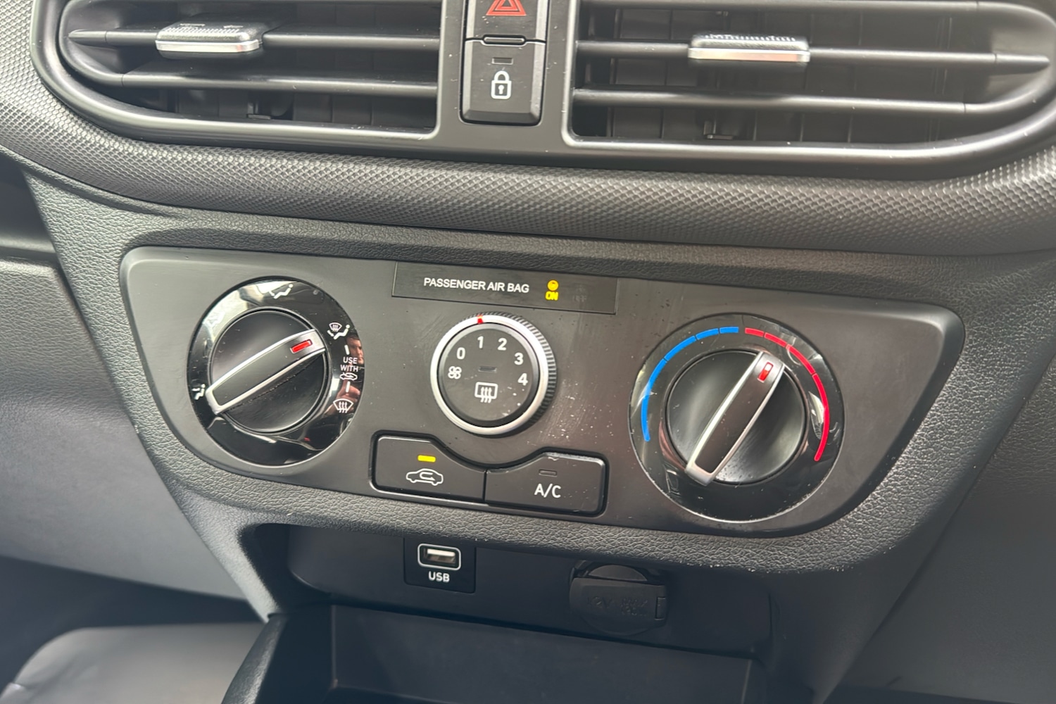 Used Hyundai i10 2023 for sale - 77239978: Photo 15