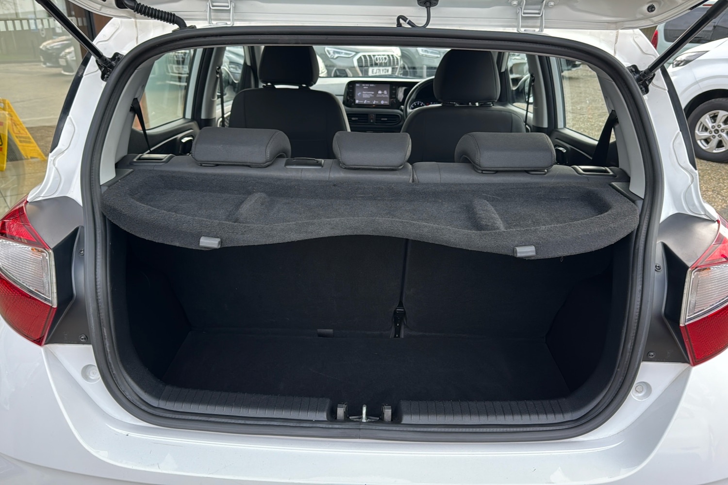 Used Hyundai i10 2023 for sale - 77239978: Photo 18