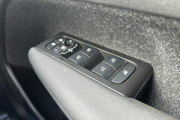 Used Volvo XC40 2021 for sale - 76298216: Photo 30