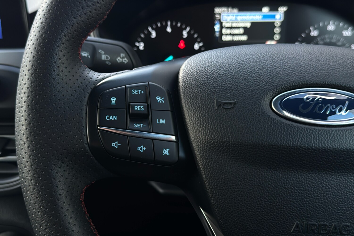 Used Ford Focus 2022 for sale - 76340943: Photo 17