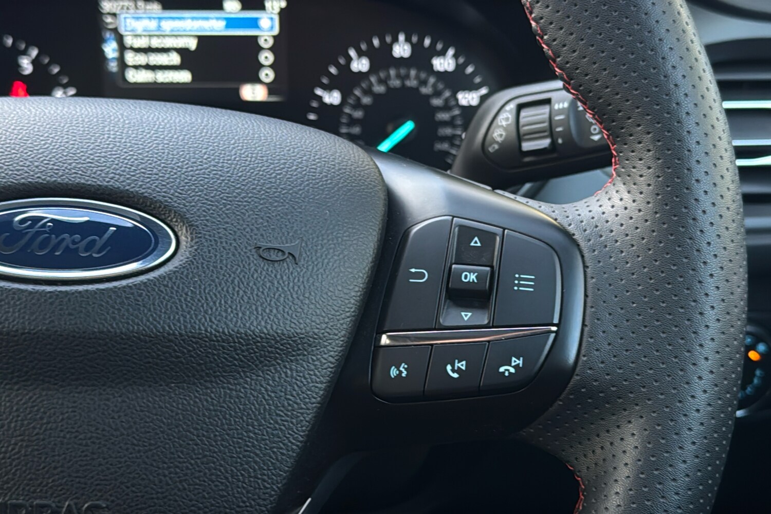 Used Ford Focus 2022 for sale - 76340943: Photo 18