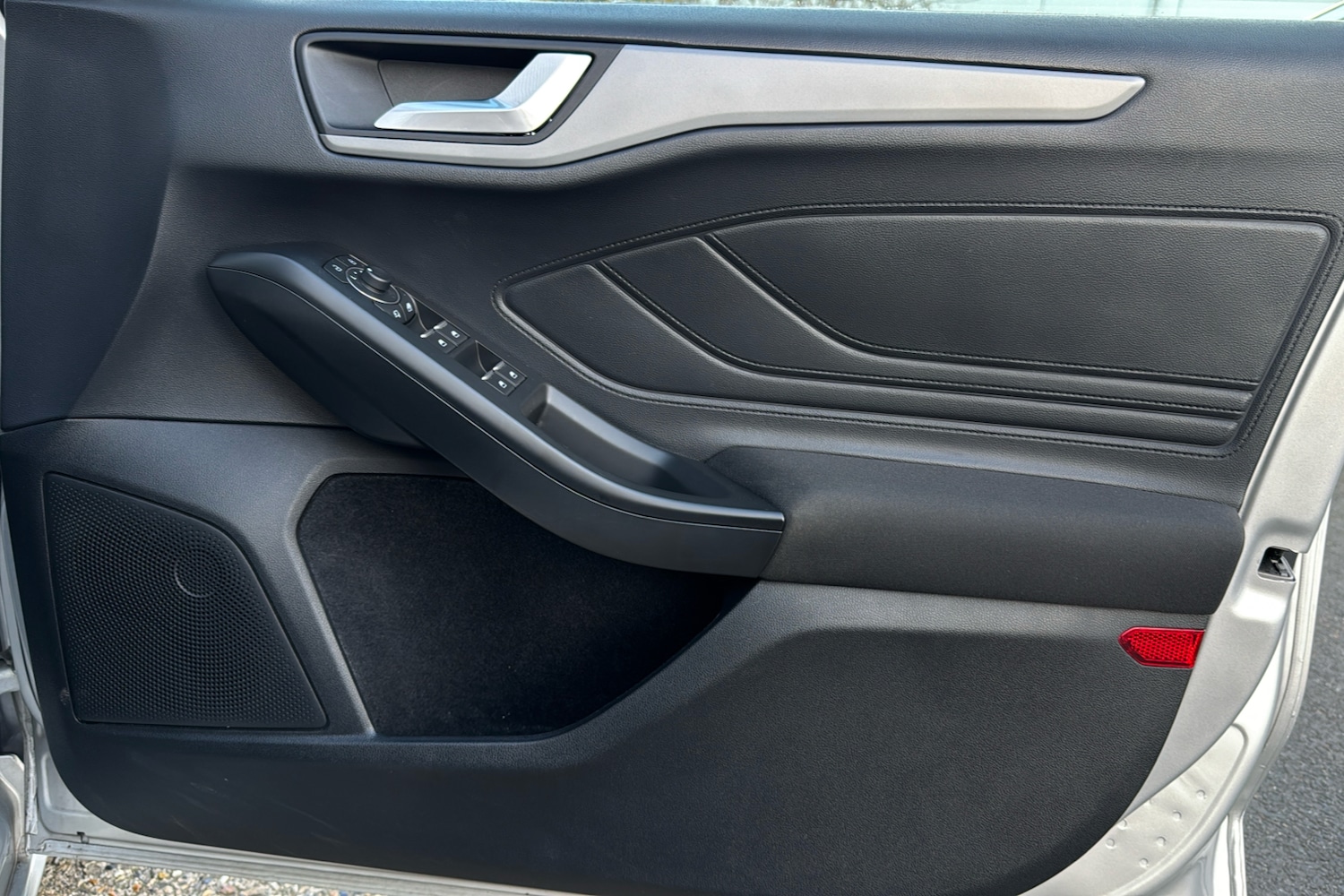 Used Ford Focus 2022 for sale - 76340943: Photo 27