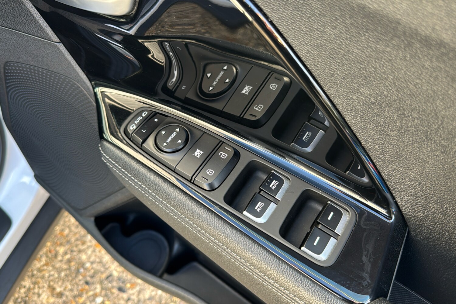 Used Kia Niro 2017 for sale - 76611048: Photo 30