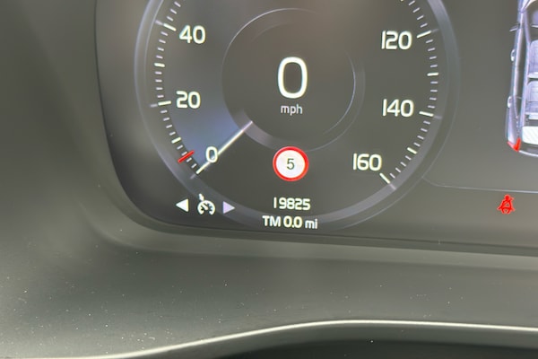 Used Volvo XC40 2021 for sale - 75313345: Photo 15