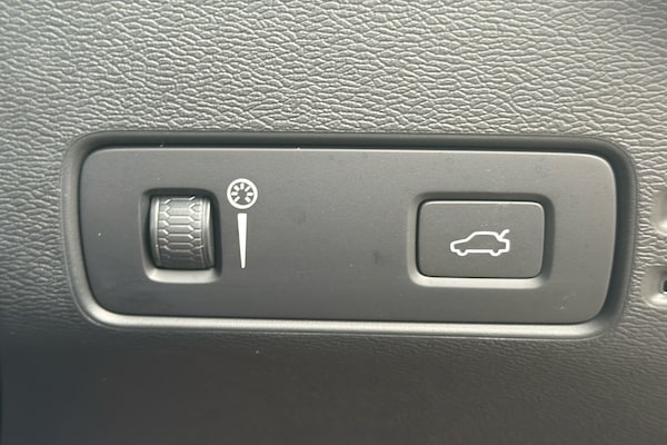 Used Volvo XC40 2021 for sale - 75313345: Photo 35